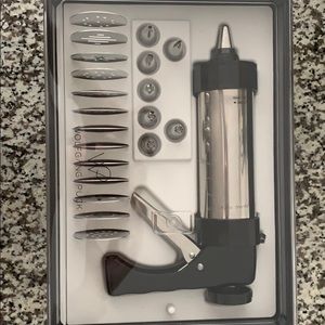 BRAND NEW Wolfgang Puck Cookie Press!